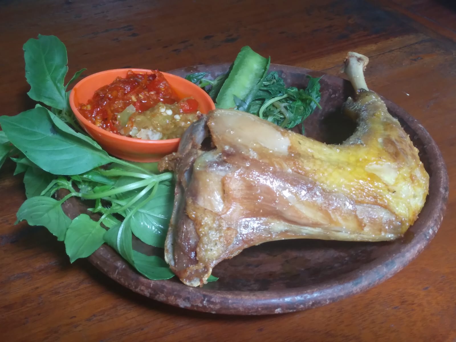 Ayam kampung goreng Bendung Tegal, Kenonagung, Imogiri.